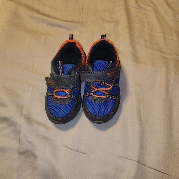 OshKosh B'gosh Other - Osh Kosh toddlers boy’s sneakers
